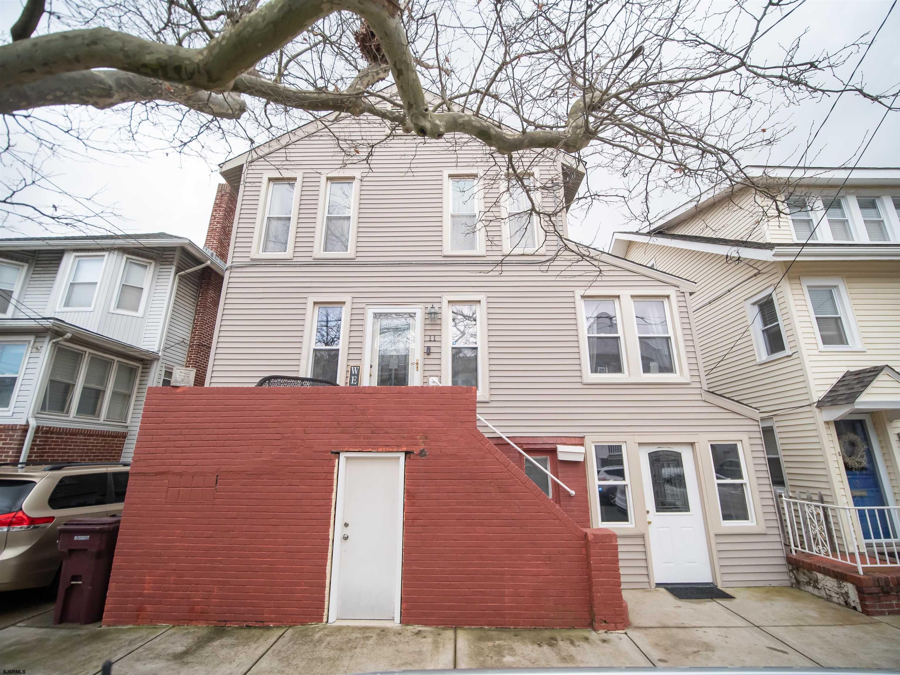 11 S Buffalo Ave