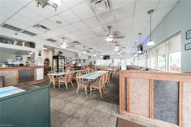 1130 N Tamiami Trl