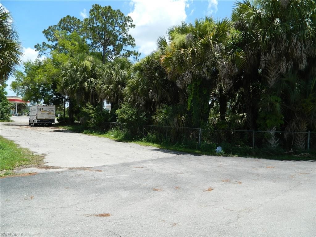 6371 Bayshore Rd