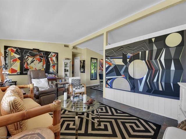 2137 Chandler Ave