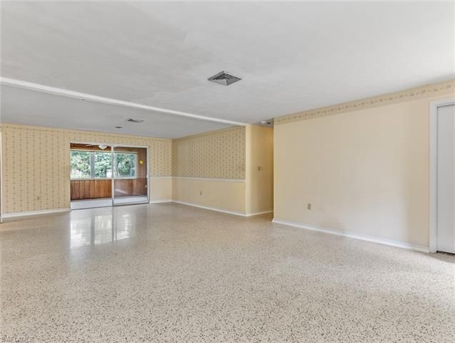 1339 Burtwood Dr