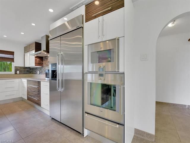 4456 Lakeside Ave