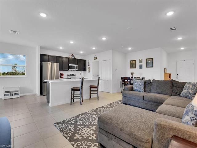 223 Peerless St