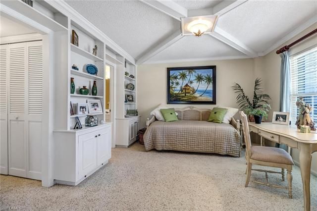 1900 Gulf Shore Blvd N 202