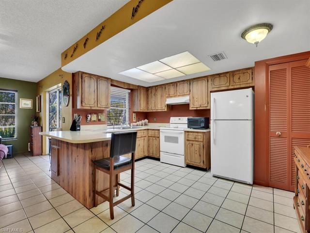 1715 NE 16th Ter