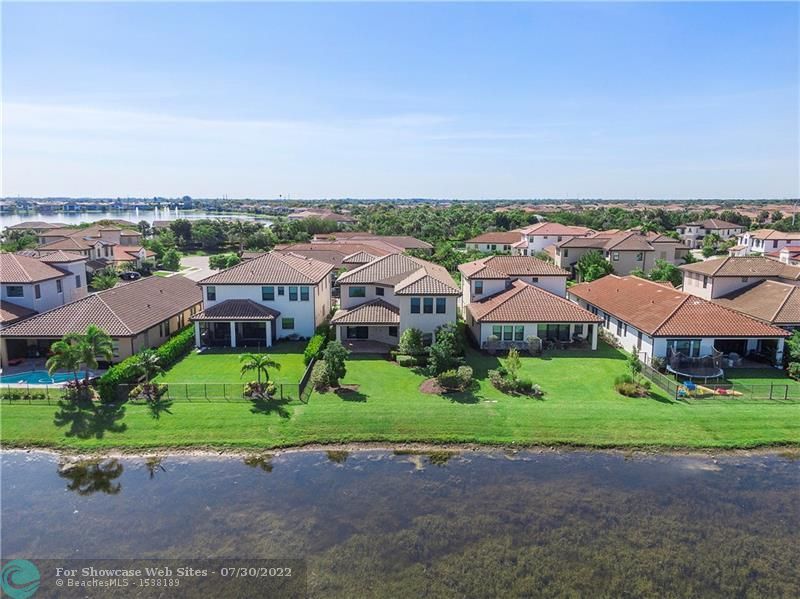 8545 E Baypoint Cir