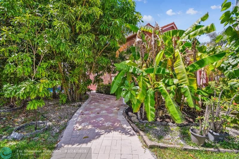 10448 NW 58th Pl