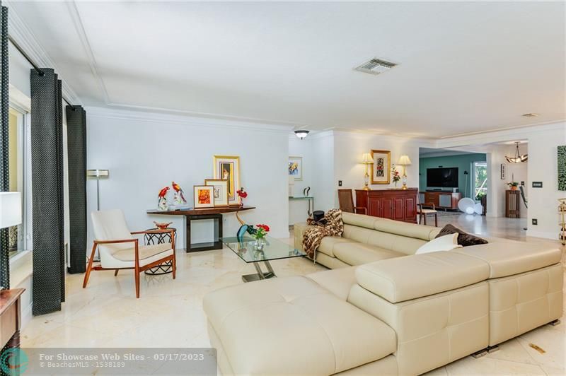 4811 Bayview Dr