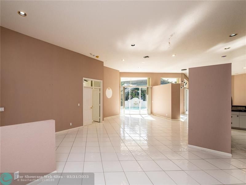 790 Bayside Lane