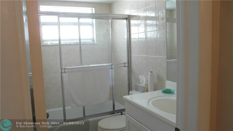 4050 NW 42nd Ave