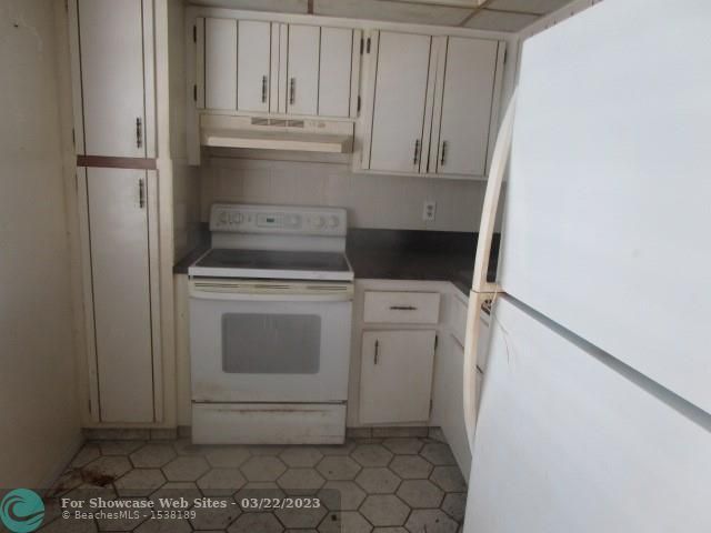 3511 Inverrary Dr 205, Lauderhill, FL, 33319/$75,000 3 3511 Inverrary Dr