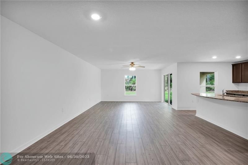 638 SW Sandbar Ter