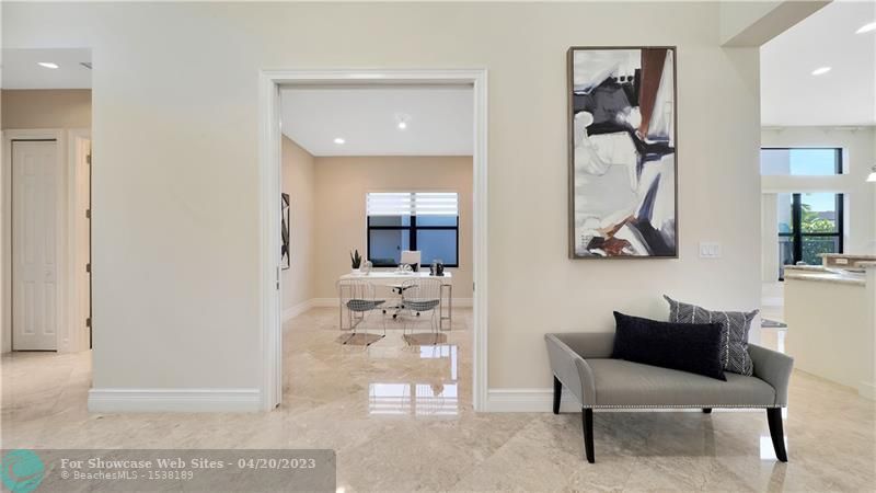 9512 Eden Roc Ct