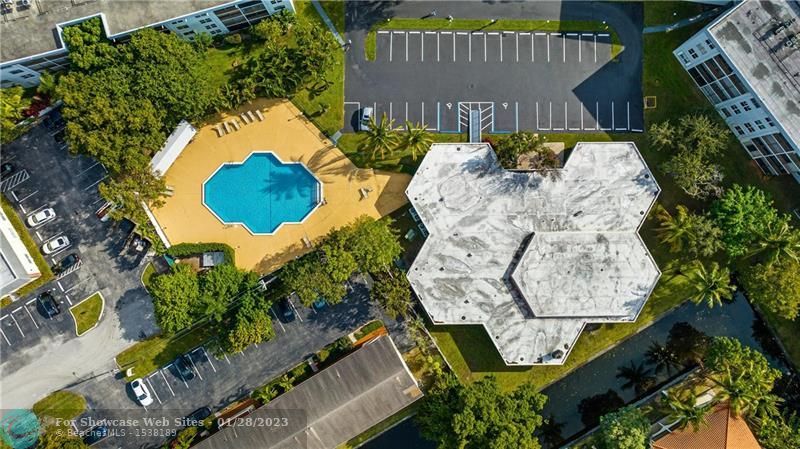 112 Royal Park Dr