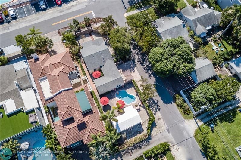 South Florida Home Search 4 1301 NE 3rd St