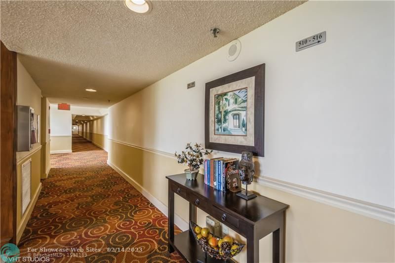 105 N Lake Emerald Dr