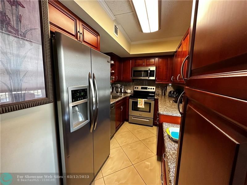 3300 N Palm Aire Dr