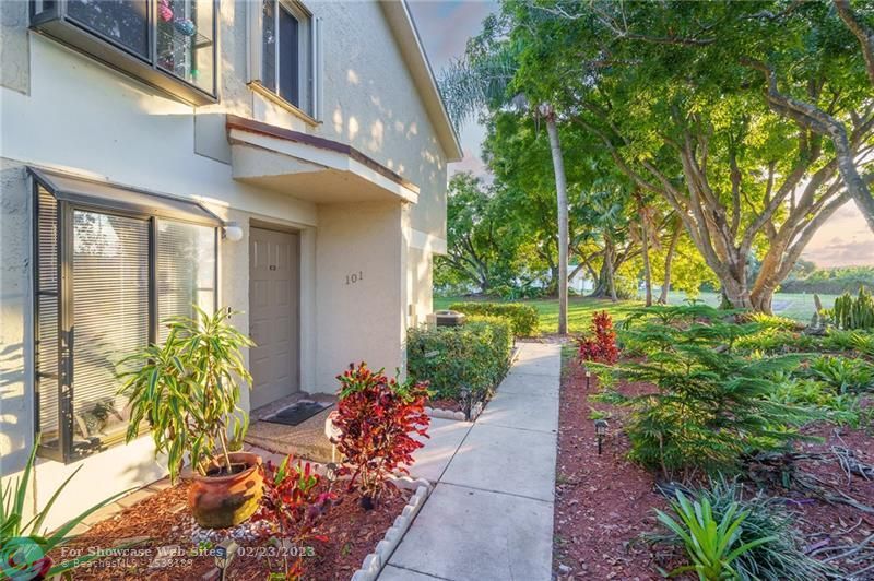 709 Gardens Dr