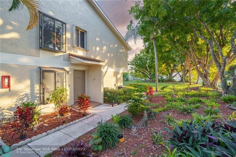 709 Gardens Dr