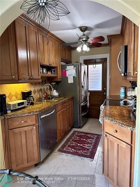2301 NE 14th Street Cswy