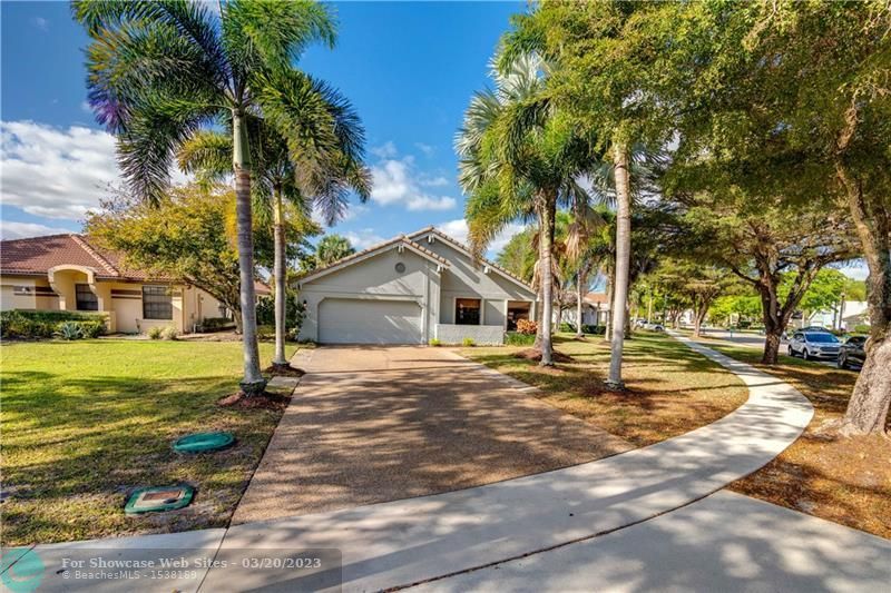 11104 Highland Circle