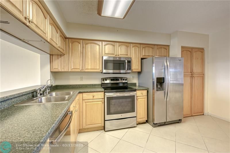 2202 S Cypress Bend Dr