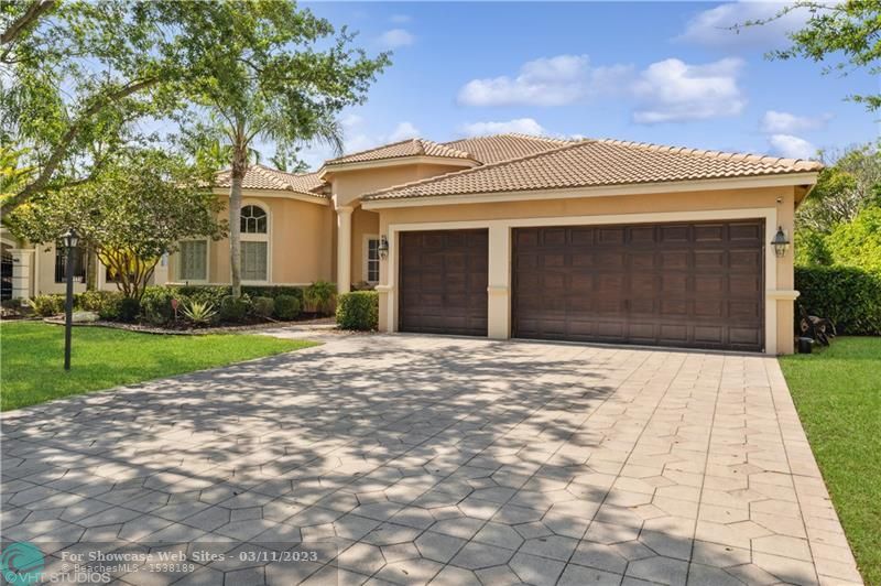 6523 NW 105th Ter