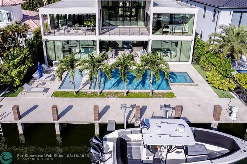 432 Coconut Isle Dr