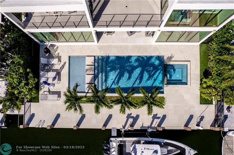 432 Coconut Isle Dr