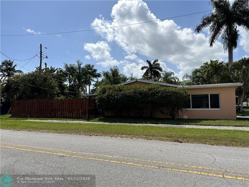 1125 N 14th Ave
