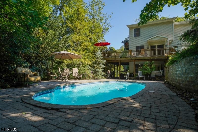 129 Hillside Rd