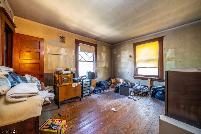 277 E 2nd Ave