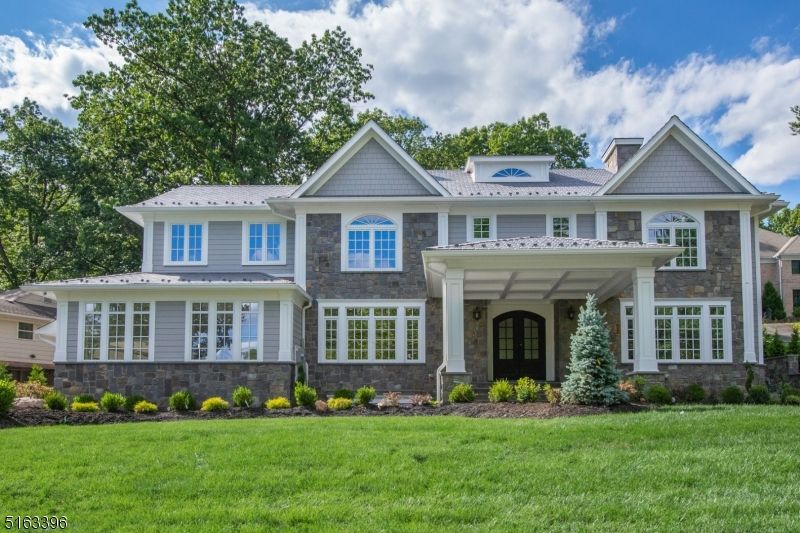 368 Hartshorn Dr