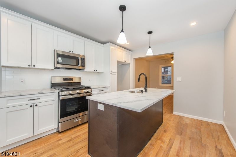 18 Maolis Ave
