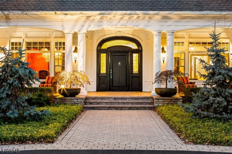5 Majestic Woods Dr