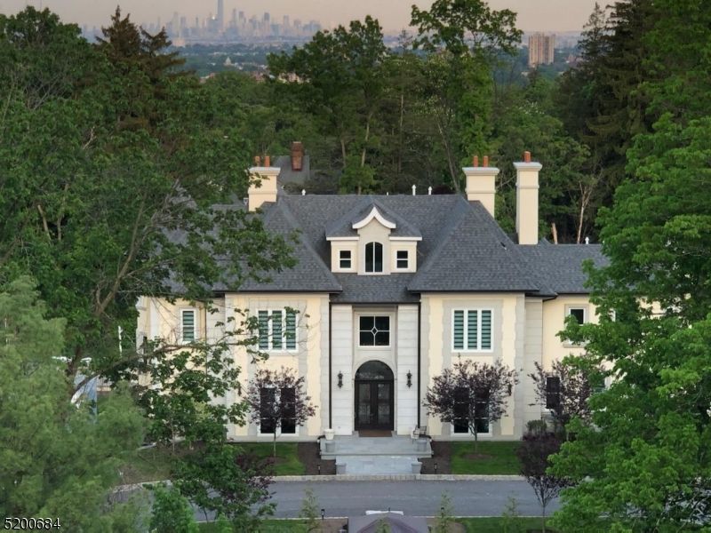 62 Tulip Ave