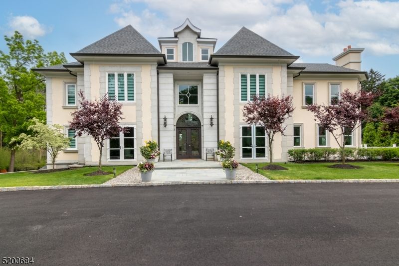 62 Tulip Ave
