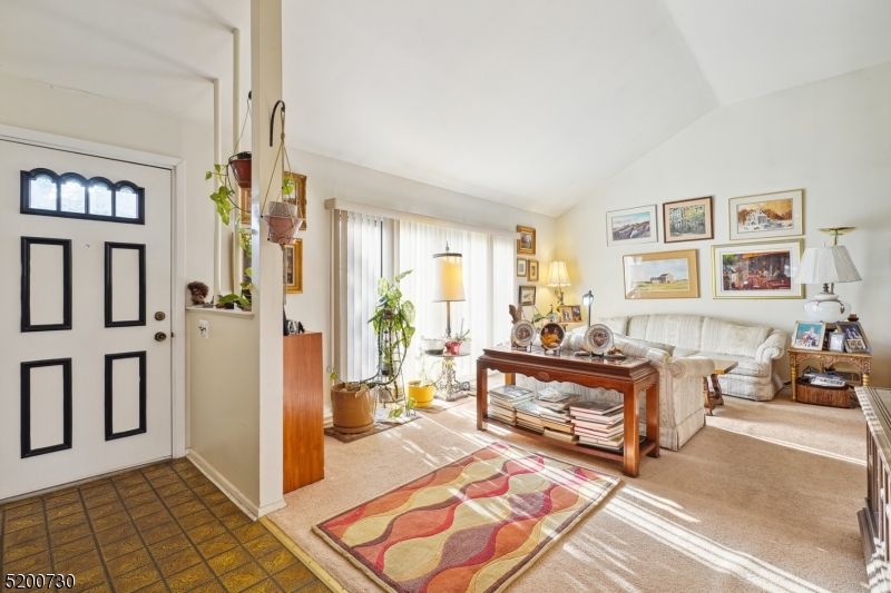 21 Tenney Rd