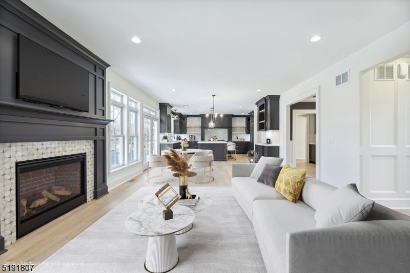 19 Dale Dr