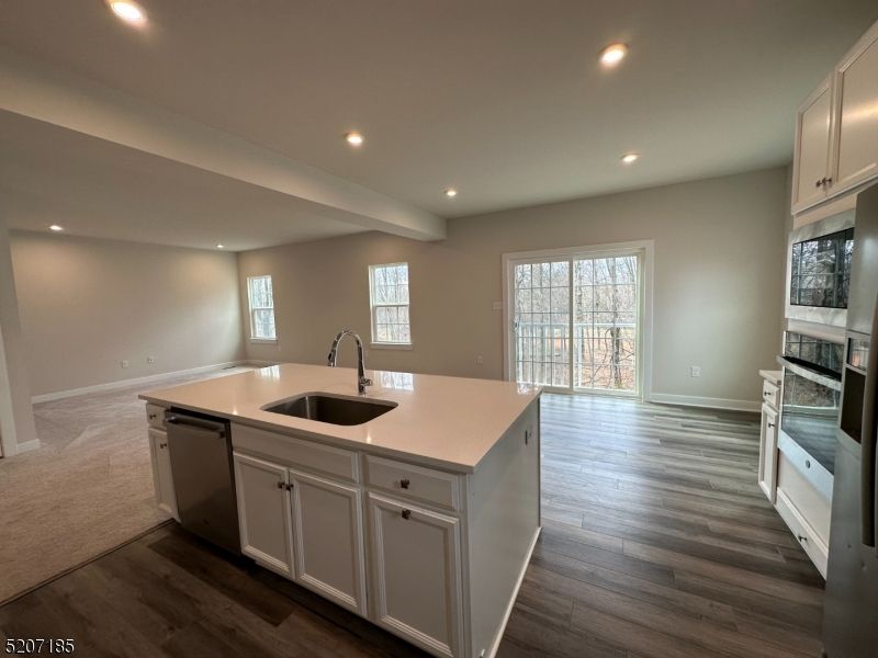 62 Oakwood Blvd