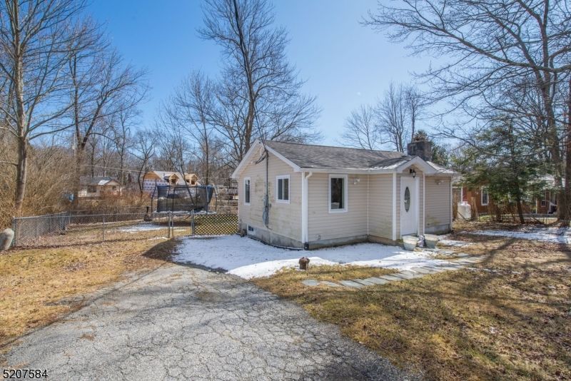 250 Wiscasset Rd