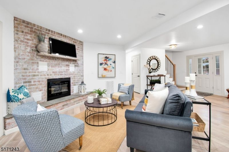 1761 Raritan Rd