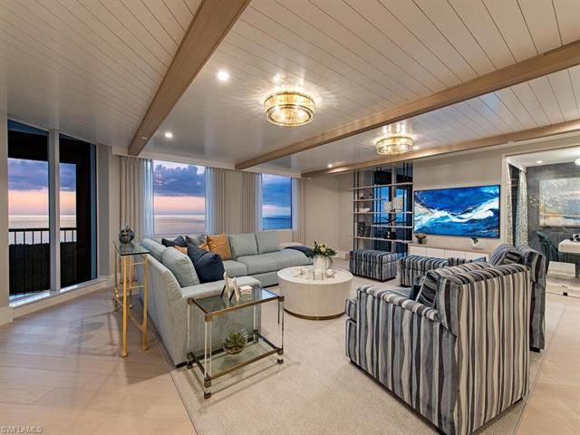 7225 Pelican Bay Blvd