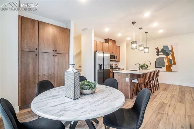 841 Beckton Heights