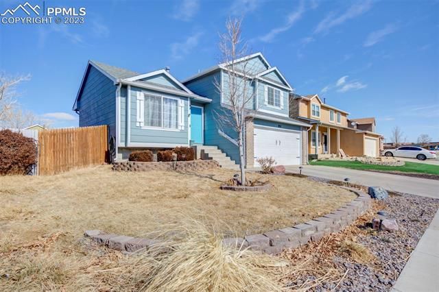 851 Hayloft Lane