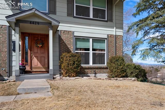 4429 S Whispering Circle