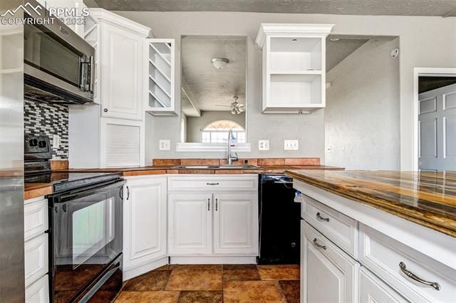 631 E Tanager Drive