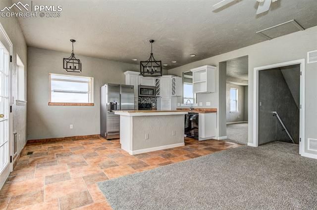 631 E Tanager Drive
