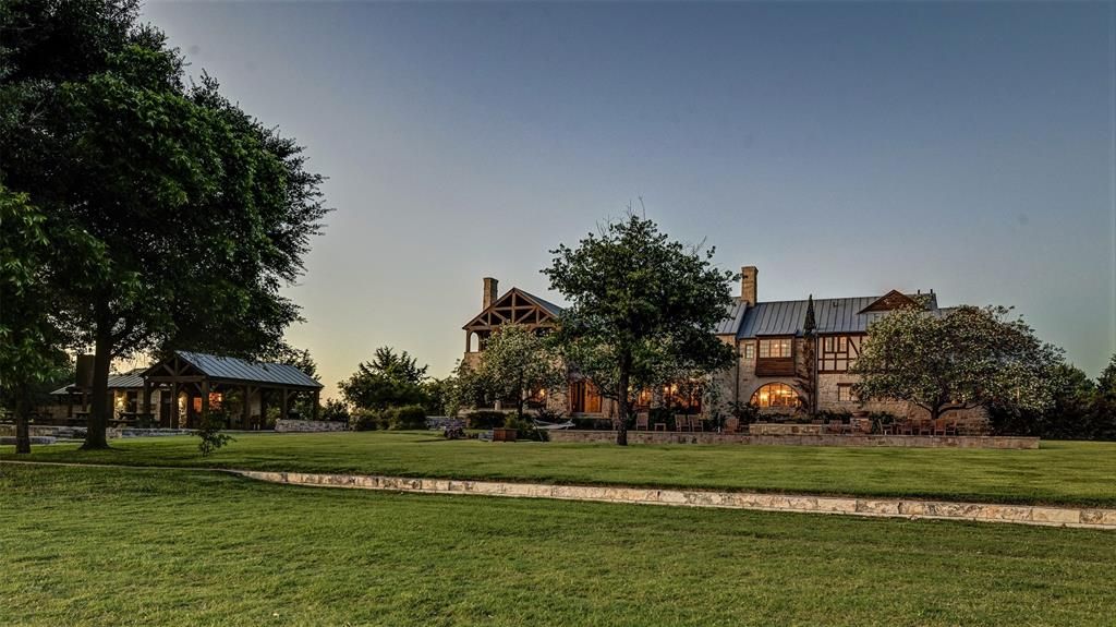 316 Tonkawa Trail