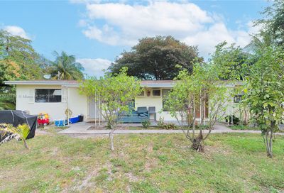 319 NW 43rd St Oakland Park FL 33309